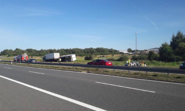 Autostrada A 4/ Ciężarówka uderzyła w samochód osobowy