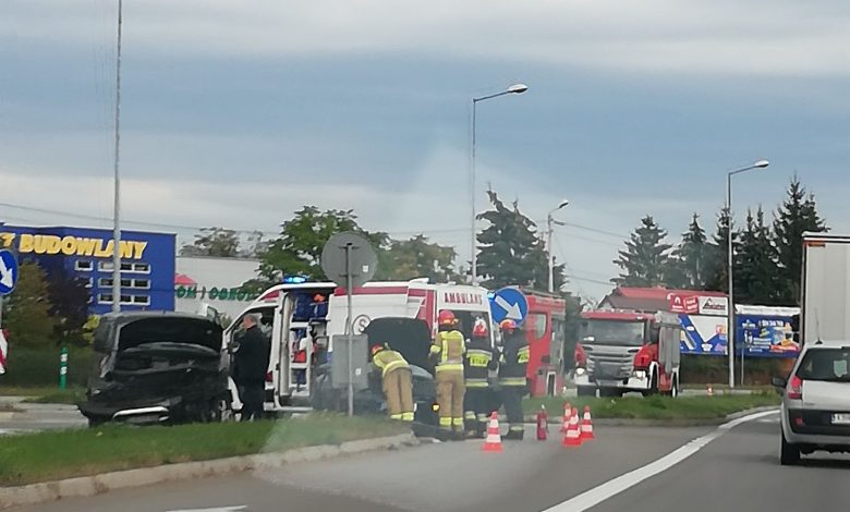 Zderzenie Porsche i Volkswagena T4 na obwodnicy Brzeska