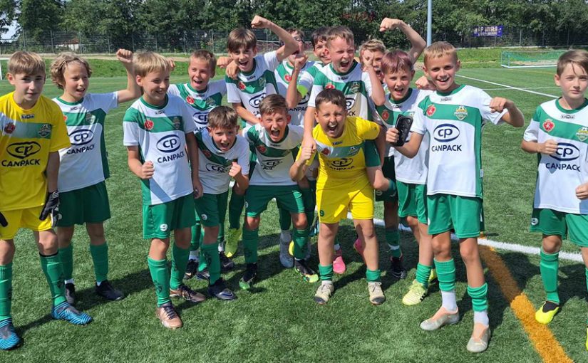 Młodzik 2011: Grad goli w meczu z Unią Tarnów - informatorbrzeski.pl ...