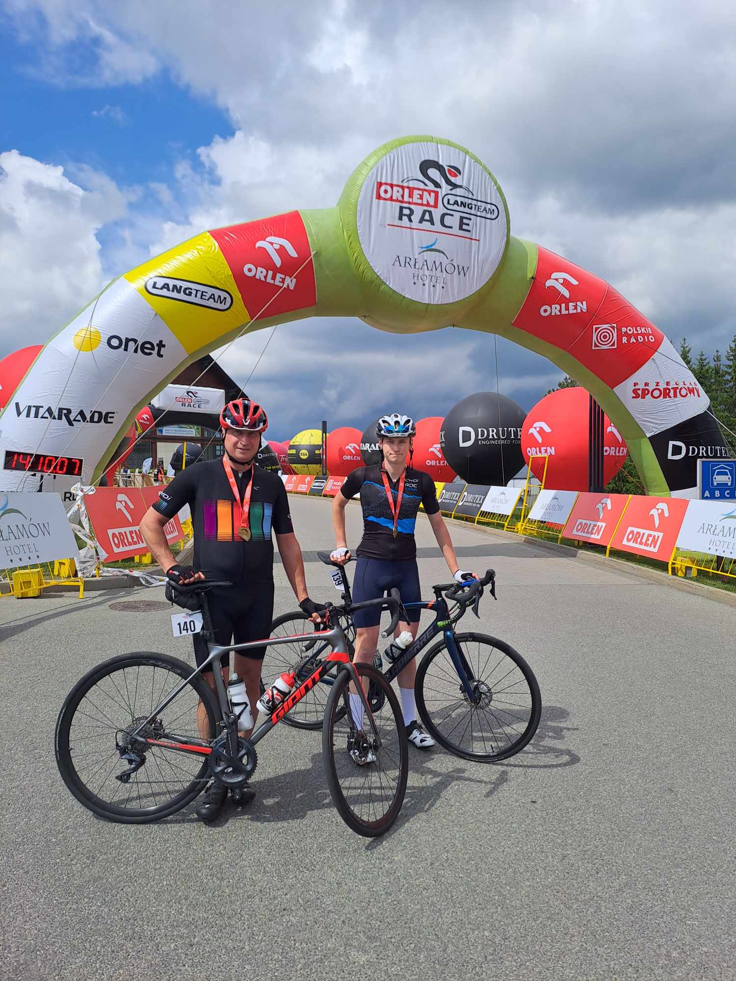 Zawodnicy z Powiatu Brzeskiego na ORLEN Lang Team Race w Arłamowie / zdjęcia