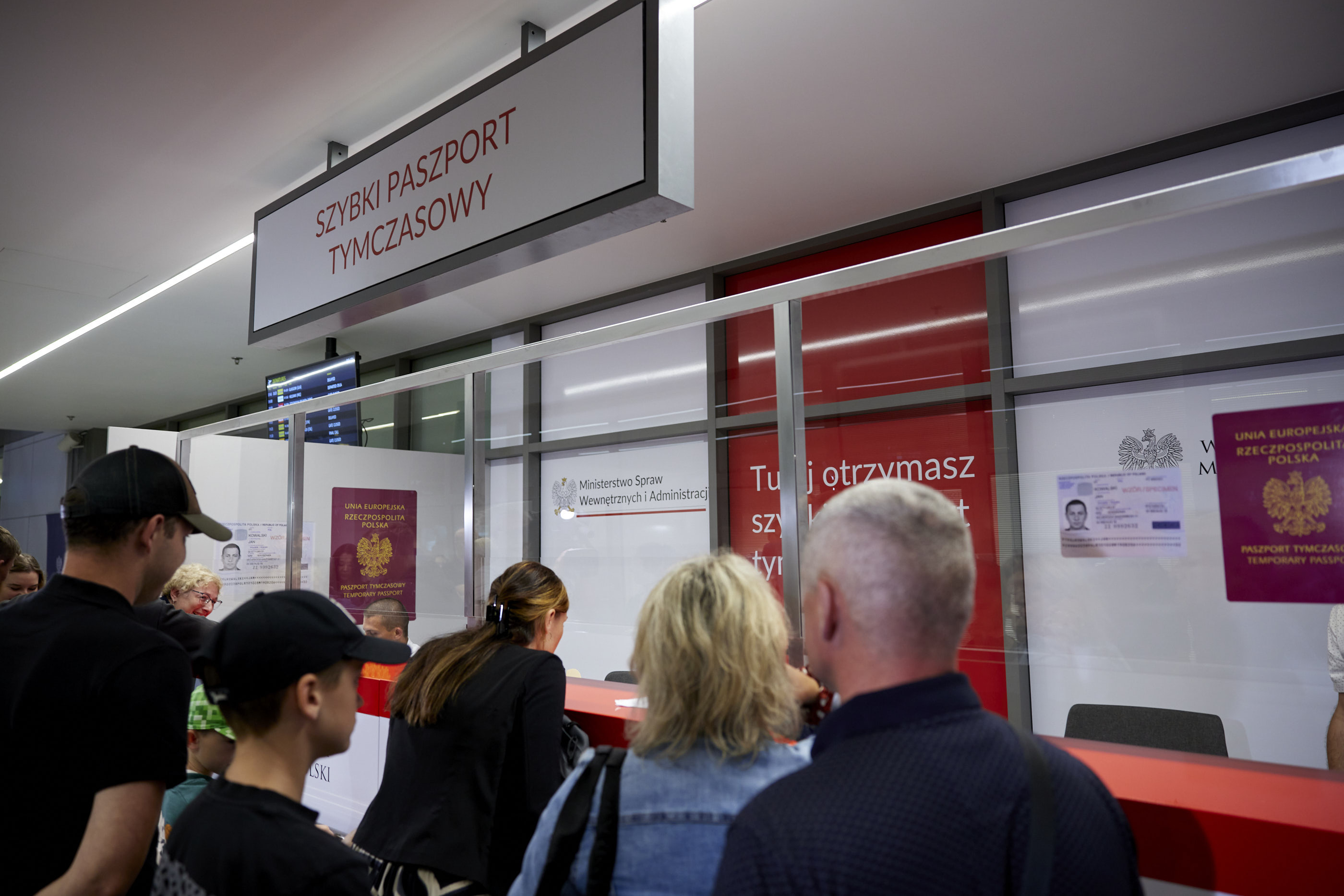 PUNKT WYDAWANIA PASZPORTÓW TYMCZASOWYCH NA LOTNISKU KRAKÓW-BALICE OTWARTY