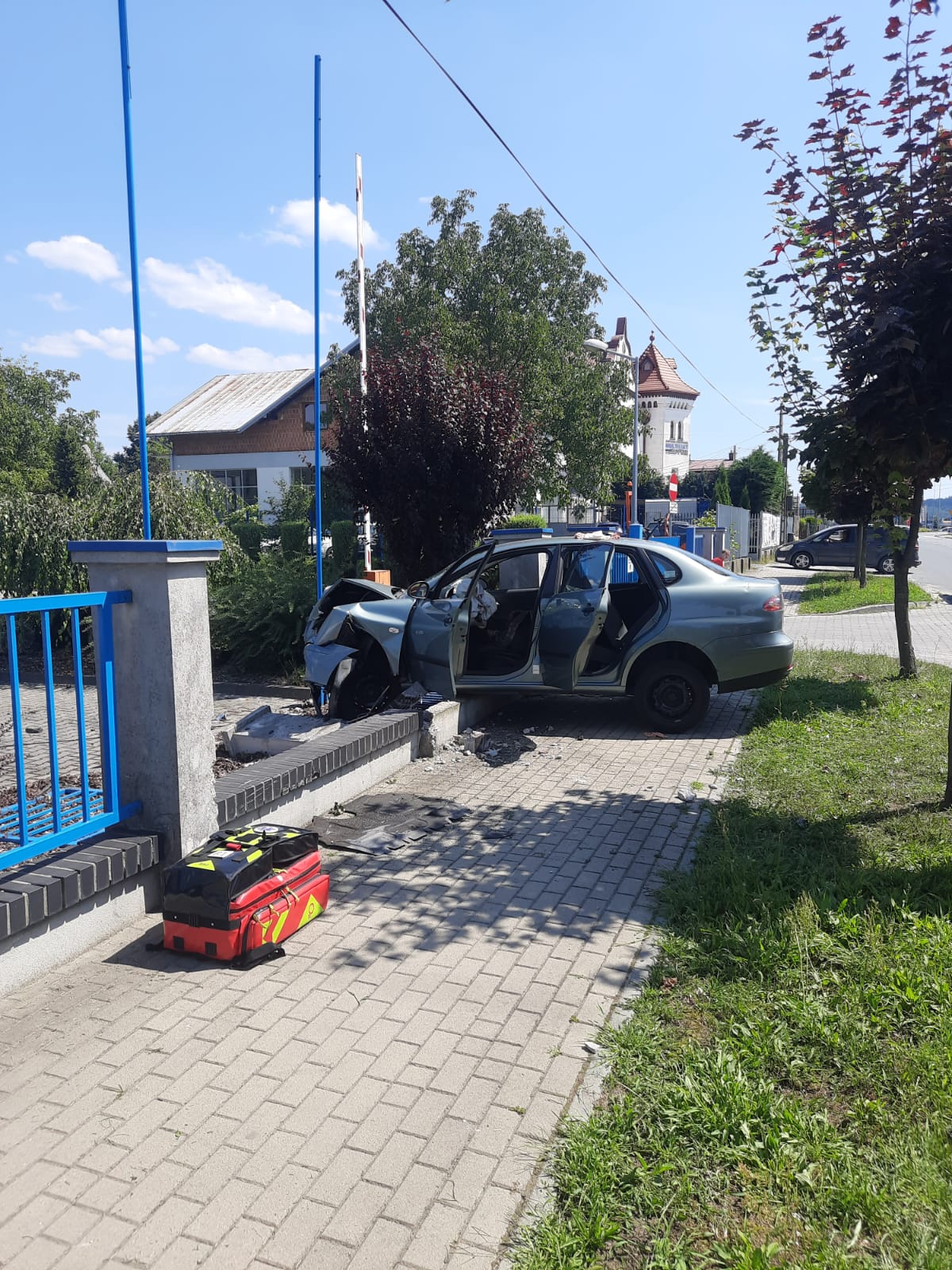 Czołowe zderzenie na ul. Solskiego w Brzesku. Zdjęcia/ 27 lipca 2024 r.