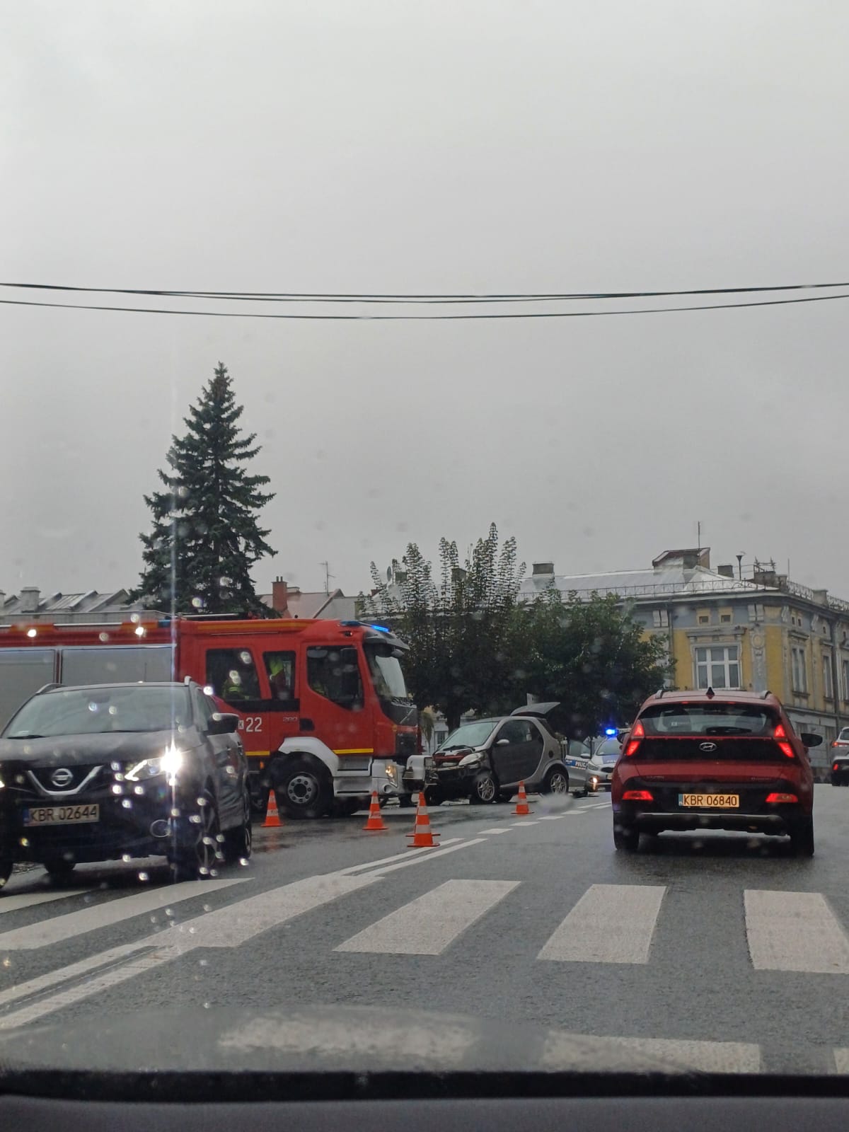 Wypadek na rynku w Brzesku. Zderzenie Smarta i taxi/ zdjęcia / 4 października 2024 r.