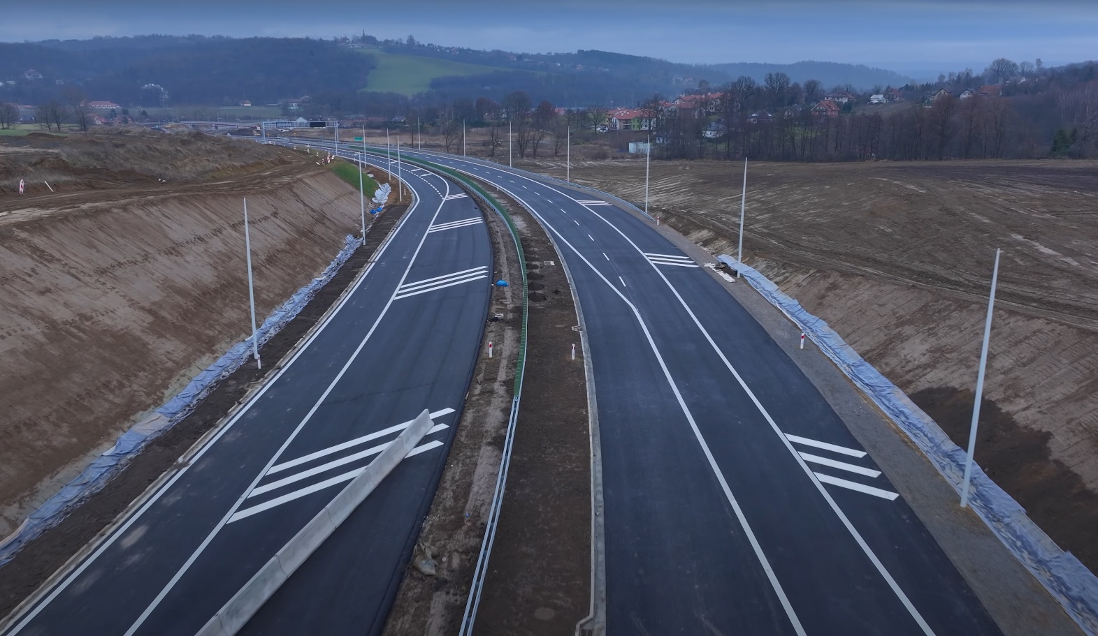 Łącznik brzeski – zobacz porównanie stanu prac z marca i grudnia 2024 r. / video