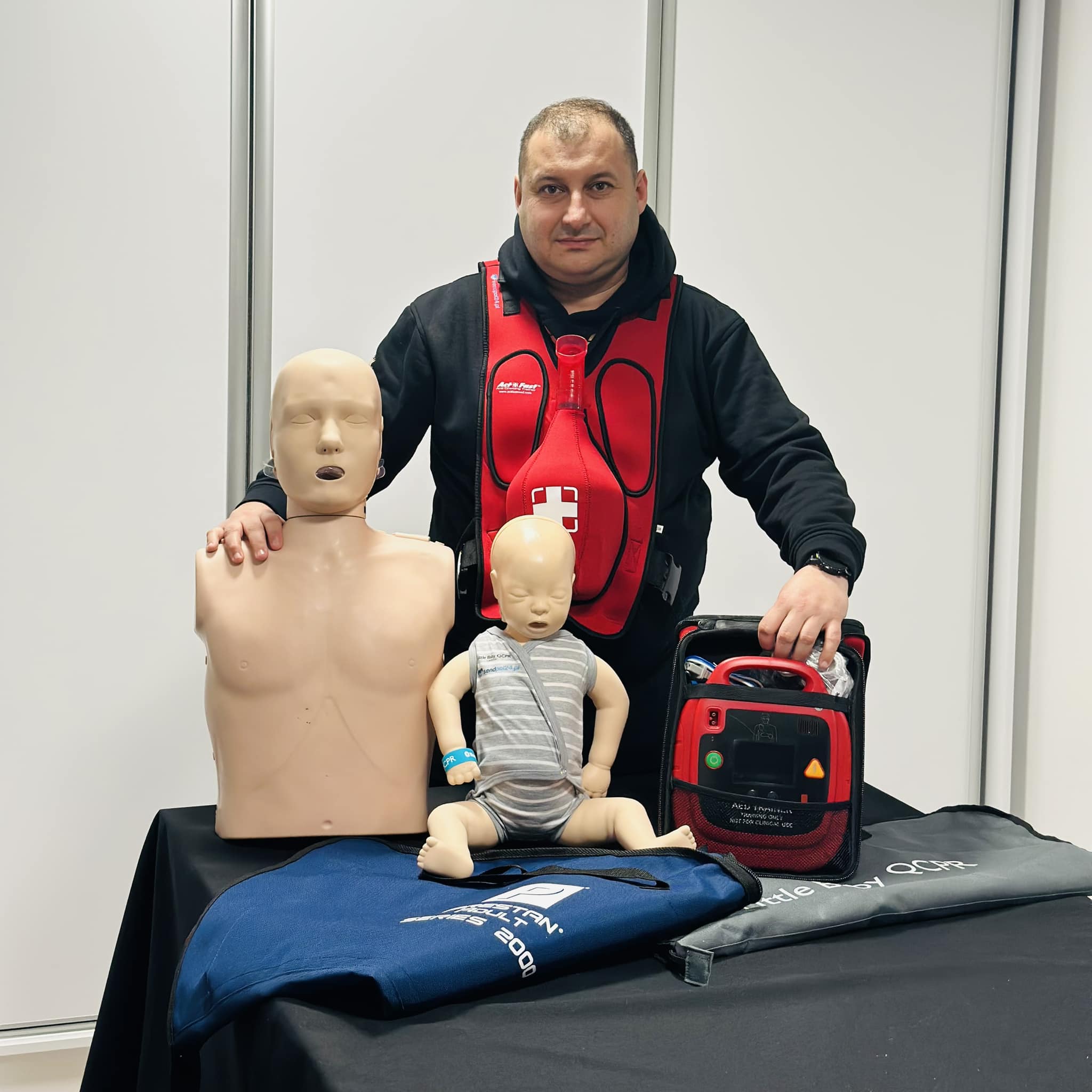 Jadowniki. Nowe fantomy i AED w miejsce skradzionych