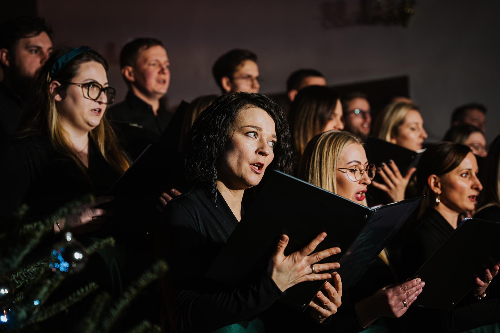 Radosny noworoczny Koncert Kolęd i Pastorałek w Iwkowej / zdjęcia