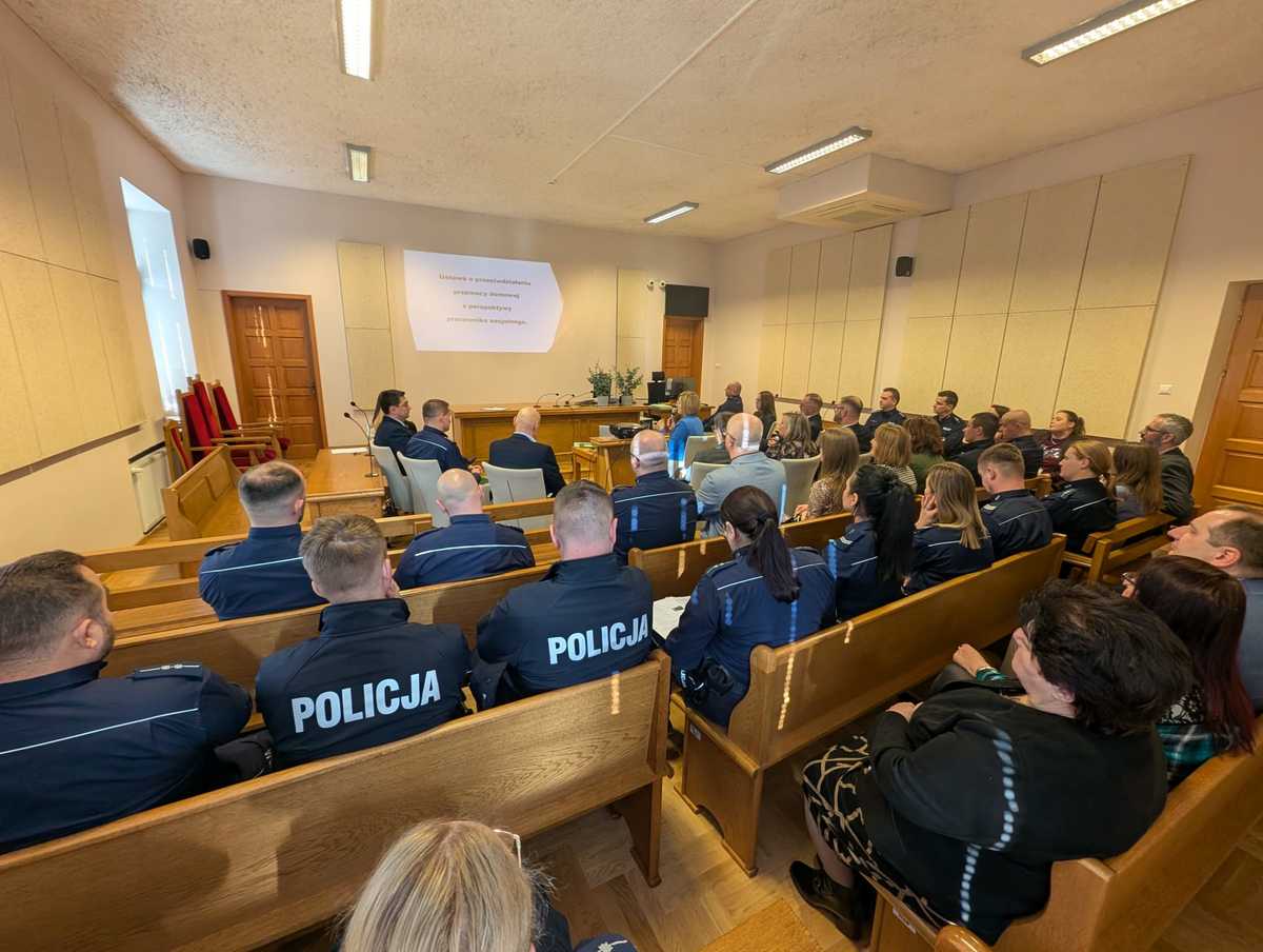 Brzesko. Konferencja poświęcona przemocy domowej / zdjęcia