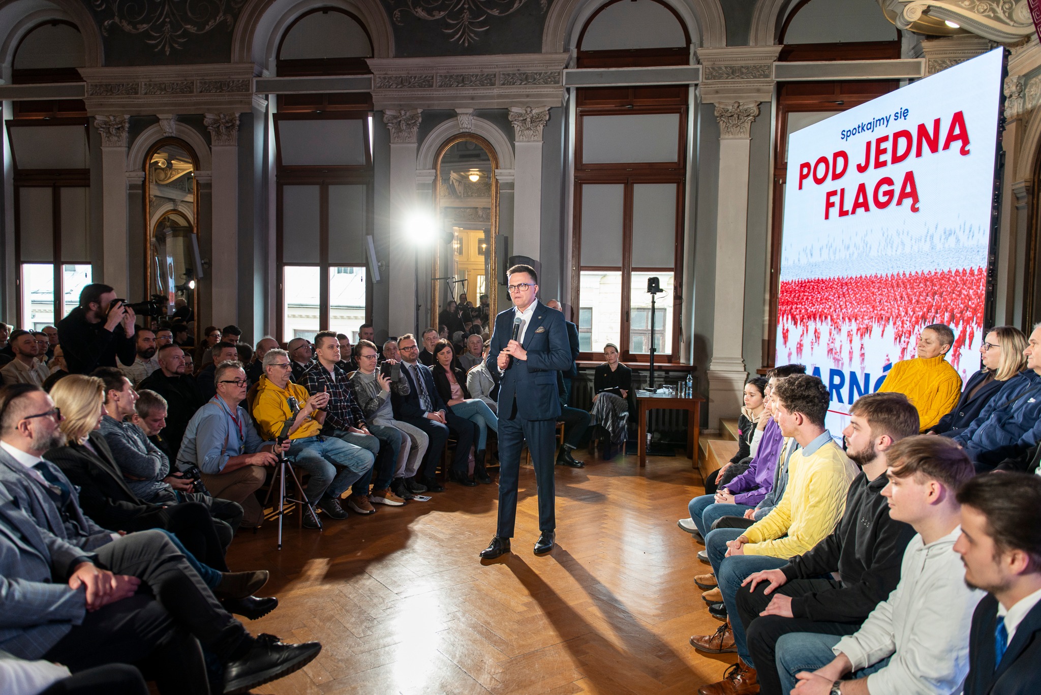 Tarnów. Spotkanie z Szymonem Hołownią – kandydatem na prezydenta RP / zdjęcia i video