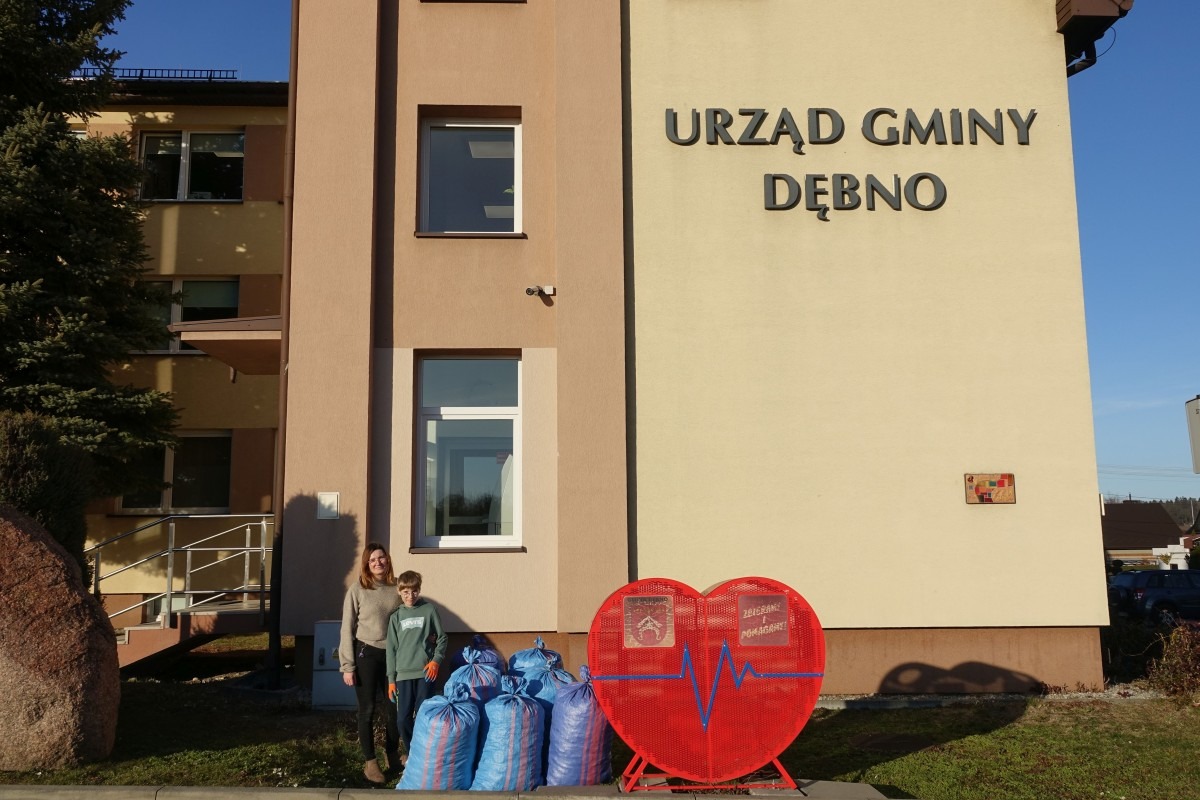 Serce na nakrętki ponownie opróżnione – pomagamy Zuzi!