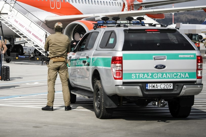 Poszukiwany listem gończym i niepożądany w Polsce, zatrzymany na krakowskim lotnisku