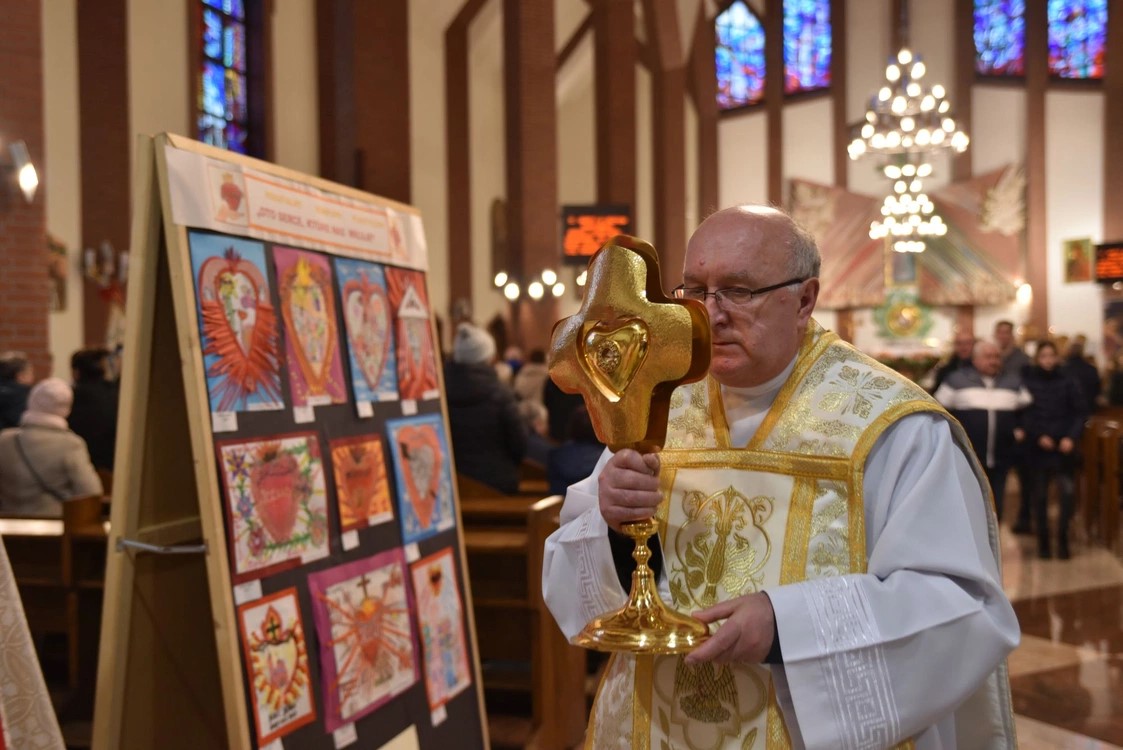 Parafia Miłosierdzia Bożego w Brzesku gościła relikwie i obraz św. Marii Małgorzaty Alacoque / zdjęcia