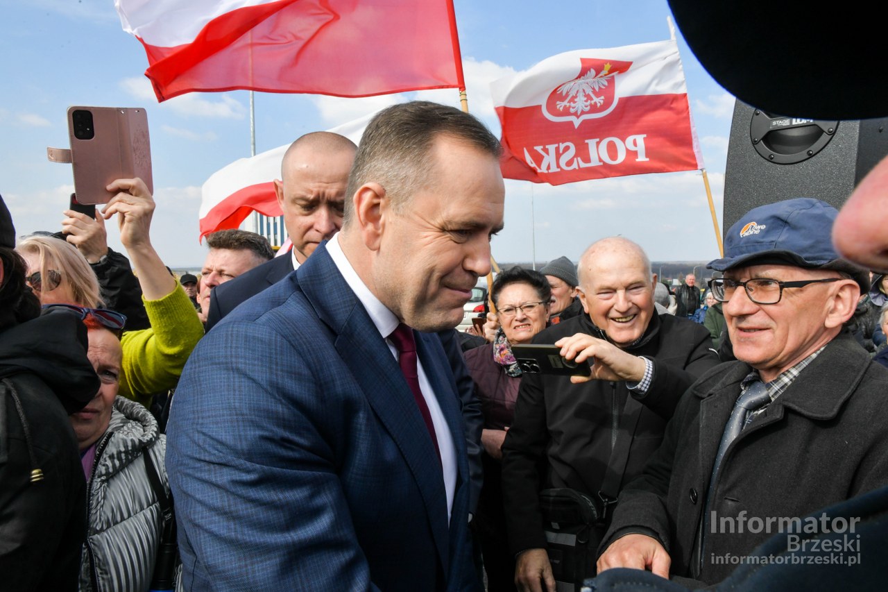 Brzesko. Konferencja prasowa Karola Nawrockiego kandydata na prezydenta RP / zdjęcia i video