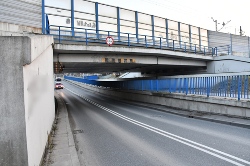 14-latek malował graffiti na wiadukcie kolejowym