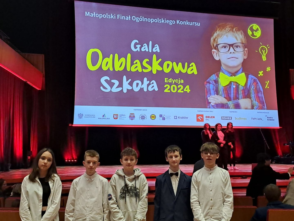 Publiczna Szkoła Podstawowa w Biesiadkach najlepszą szkołą powiatu brzeskiego w Małopolskim Konkursie „Odblaskowa Szkoła”