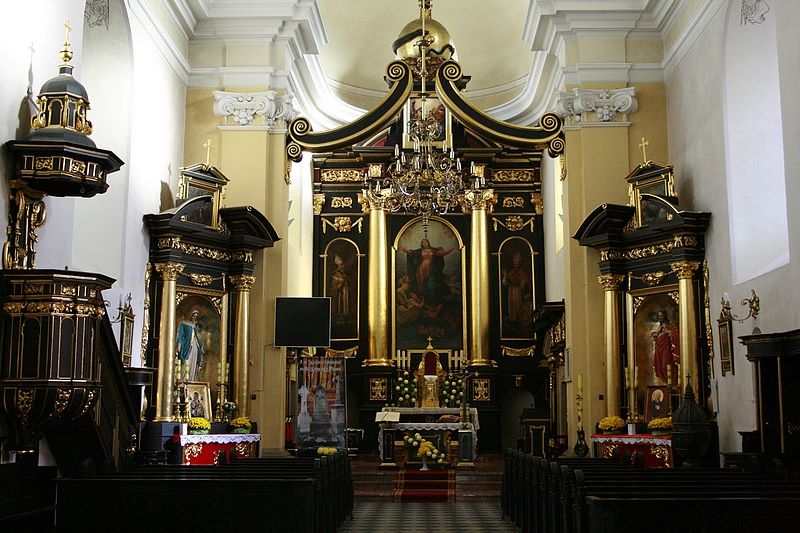 Jest akt oskarżenia wobec naćpanego 35-latka który wszedł na ołtarz i uszkodził krzyż w kościele w Nowym Wiśniczu