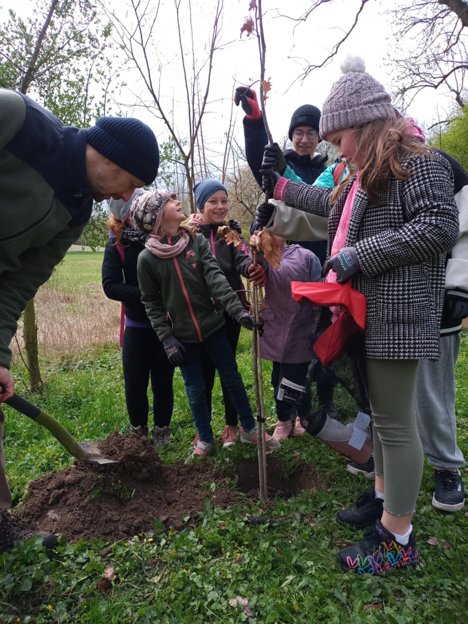 Dębno. Harcerze posprzątali i posadzili!