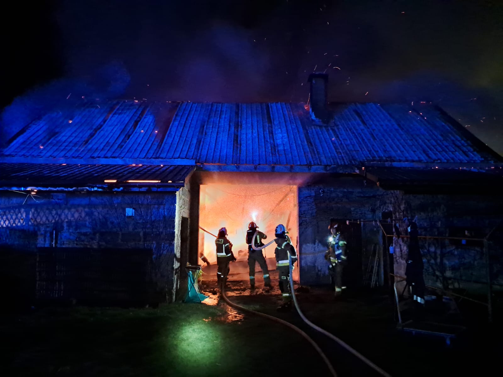 Nocny pożar w Jadownikach / zdjęcia