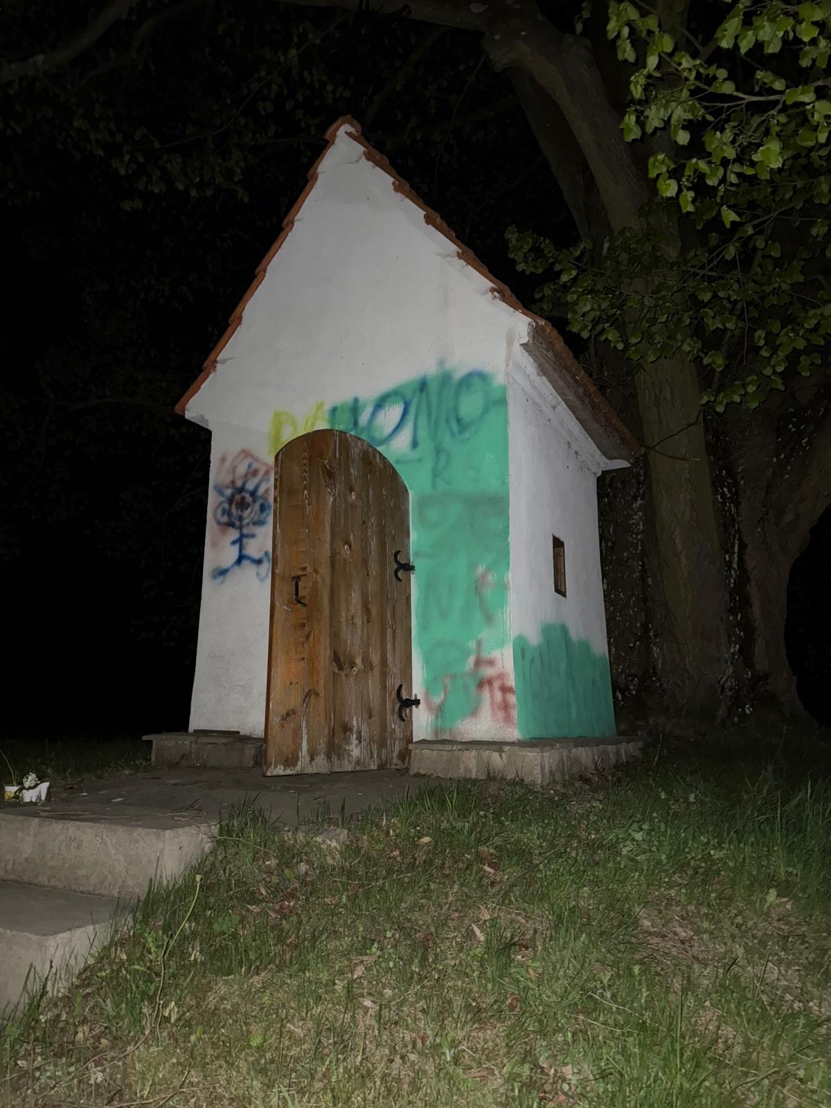 Sprawca uszkodzenia kapliczek zatrzymany dzięki czujności mieszkańców