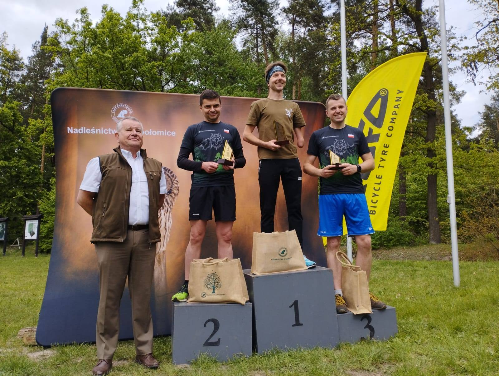 Leśnicy z Brzeska na medal! XII Półmaraton po Puszczy Niepołomickiej i Gravel w Puszczy za nami! / zdjęcia