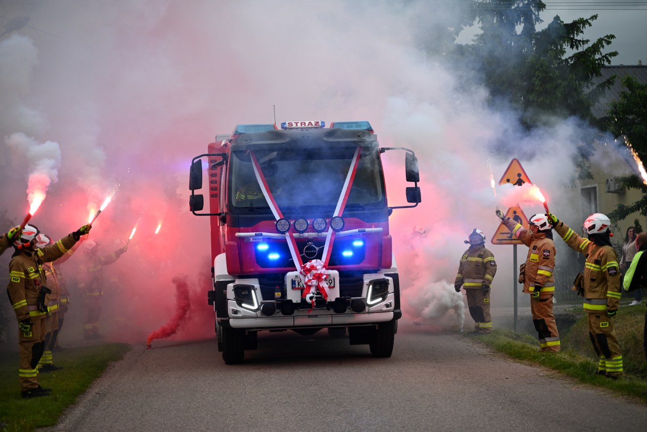 Uroczyste powitanie nowego samochodu dla OSP Okulice