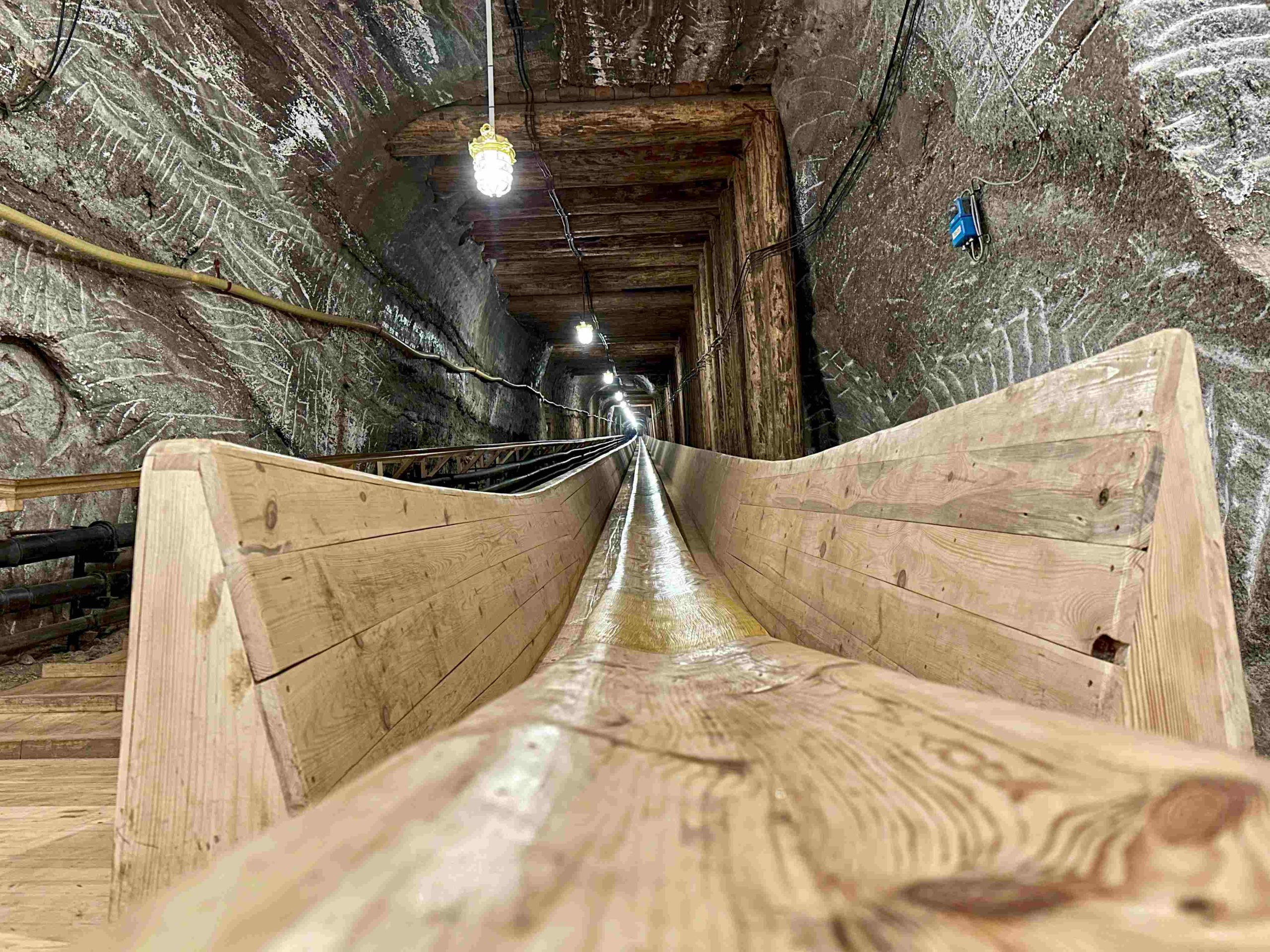 Zjeżdżalnia 140 metrów pod ziemią i… taniej o 10%! Letnia promocja w Kopalni Soli Bochnia