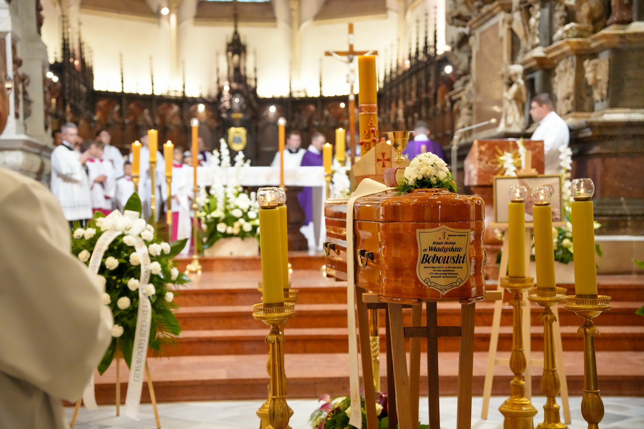 Msza pogrzebowa Biskupa Władysława Bobowskiego / zdjęcia