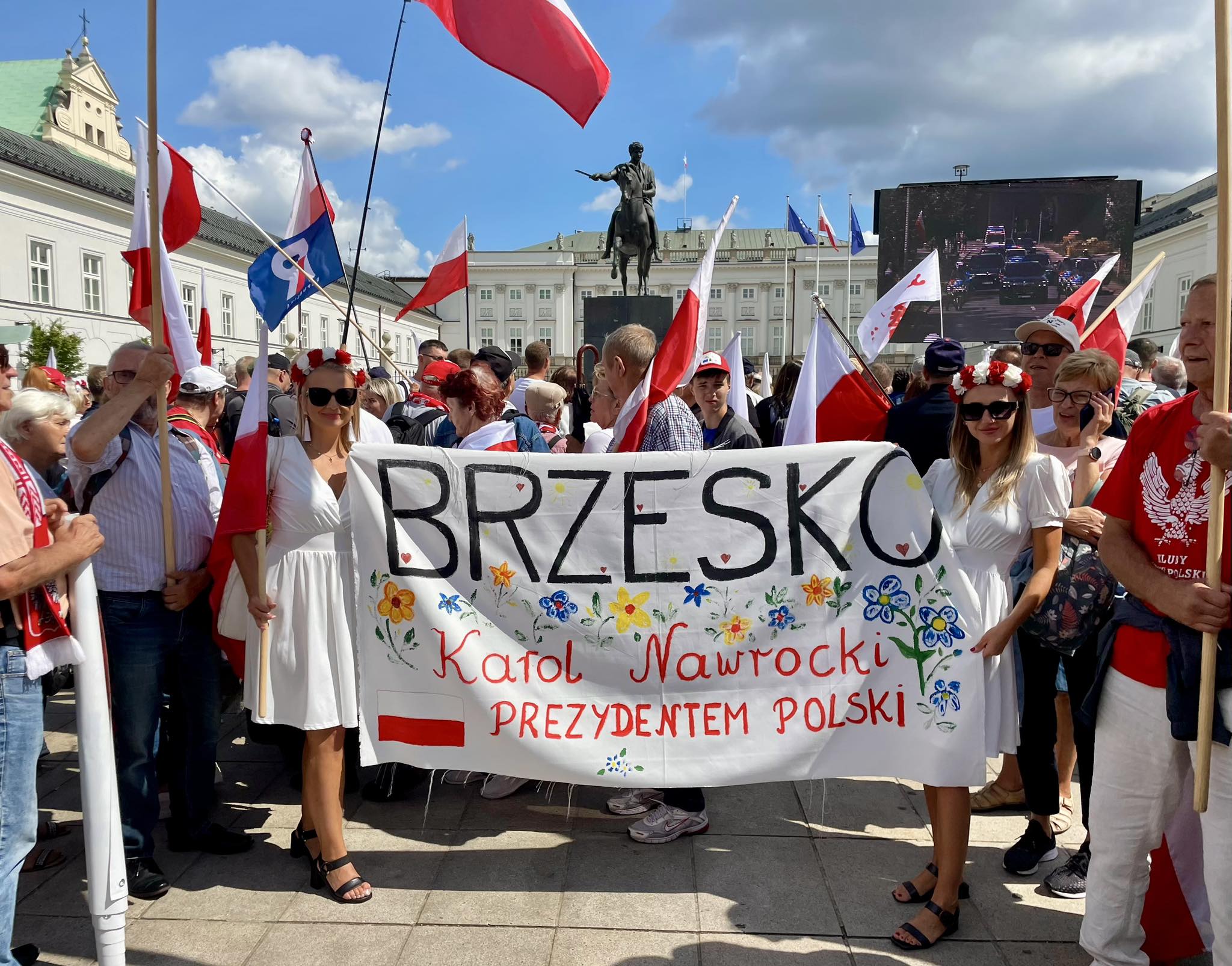 Mieszkańcy Brzeska i regionu na zaprzysiężeniu Prezydenta Karola Nawrockiego
