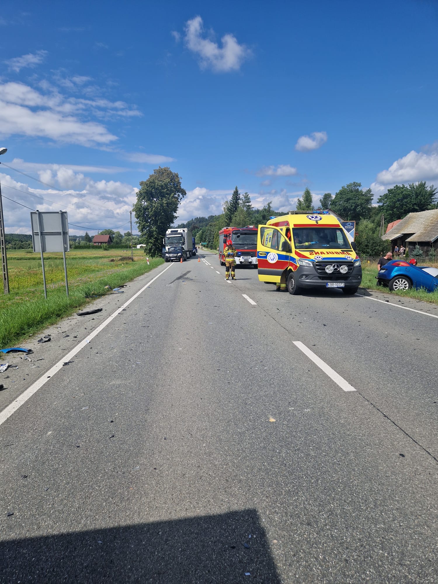 Uszew. Zderzenie samochodów osobowych i ciężarówki
