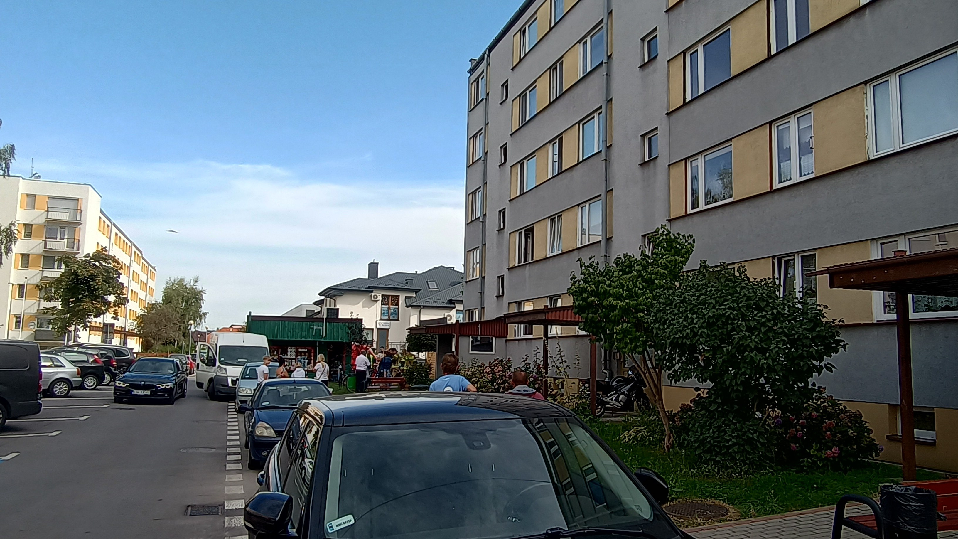 Pożar mieszkania w bloku na osiedlu Jagiełły w Brzesku / zdjęcia i video