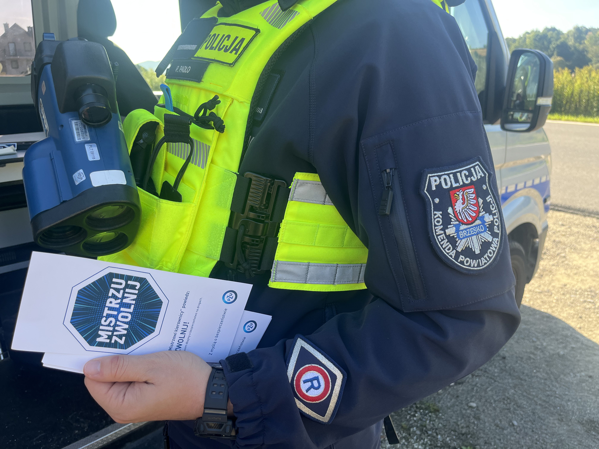 „Mistrzu, zwolnij” – brzeska policja przypomina o bezpieczeństwie na drogach