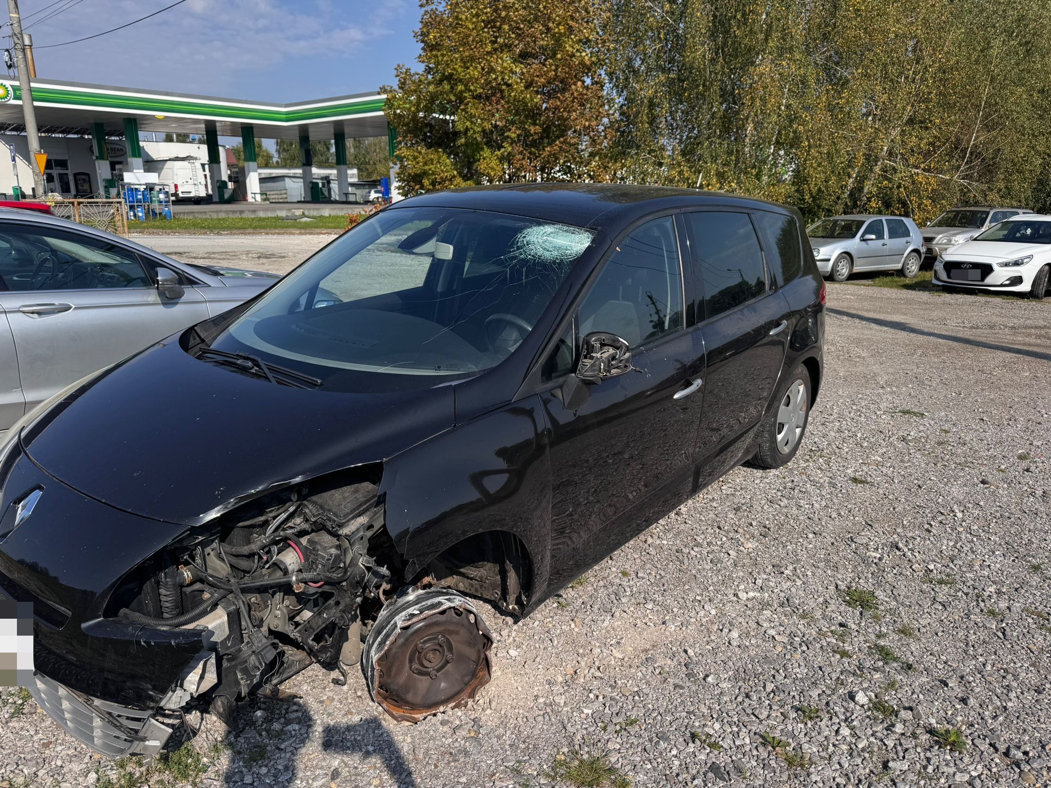 Pijany kierowca przyjechał na stację paliw bez koła. Pracownik odebrał mu kluczyki