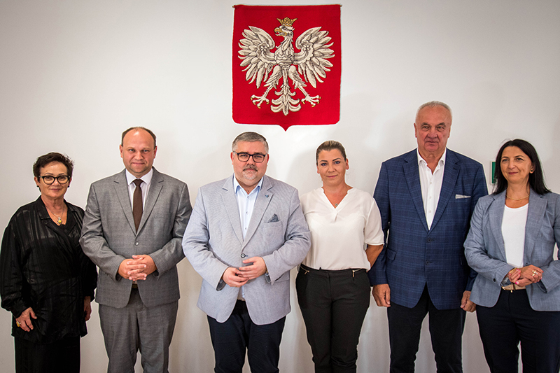 Nowe inwestycje na drogach powiatowych w gminie Trzciana