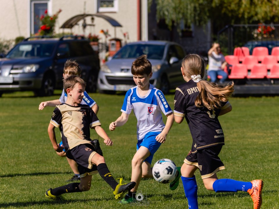 Gole, emocje i sportowa pasja – młodzi piłkarze dali z siebie wszystko