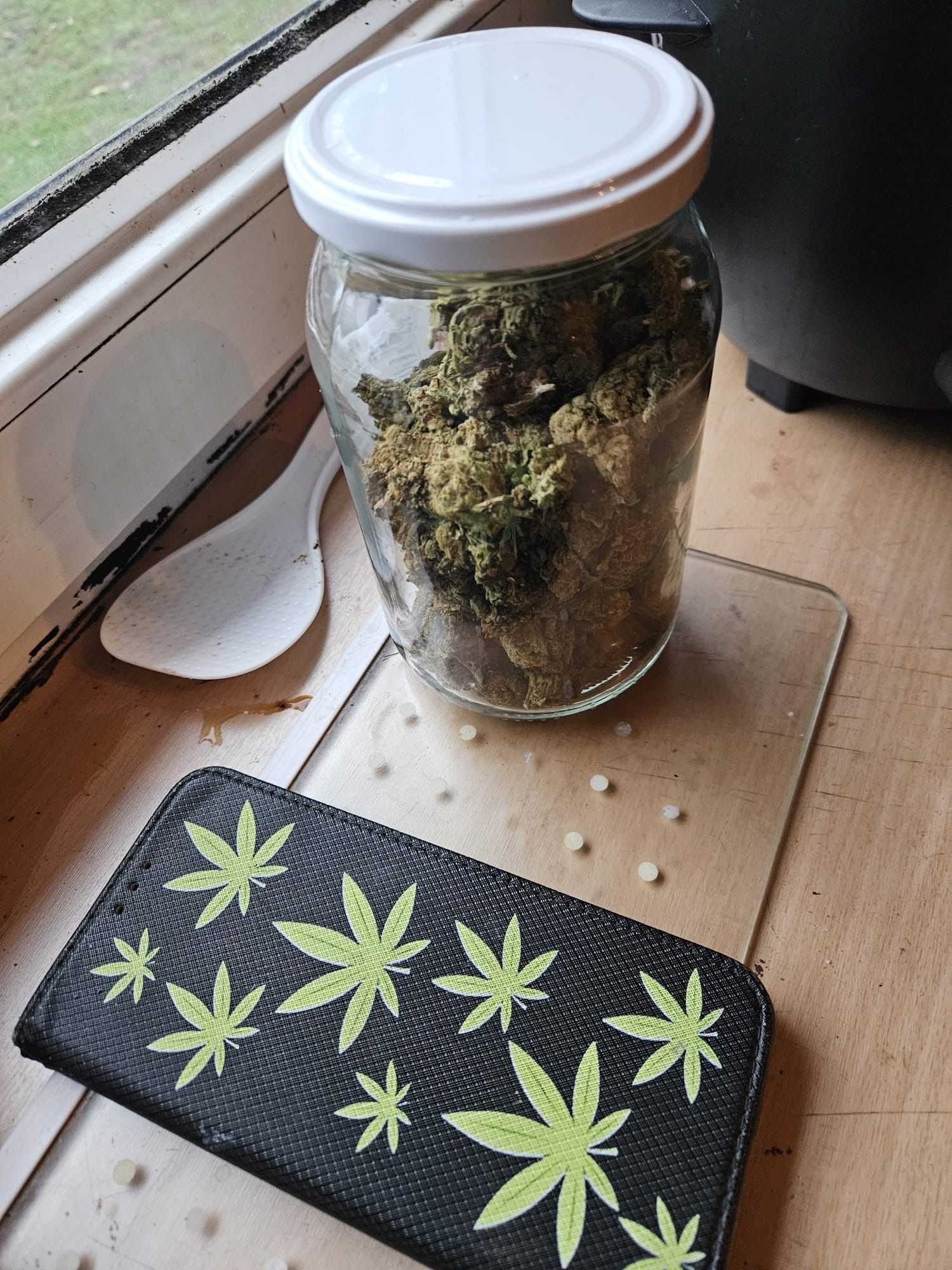 31-latek zatrzymany z ponad 3,7 kg narkotyków / zdjęcia