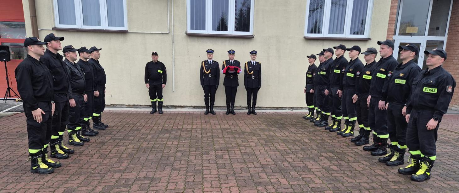 Uroczysta zbiórka w KP PSP Brzesko z okazji Święta Niepodległości