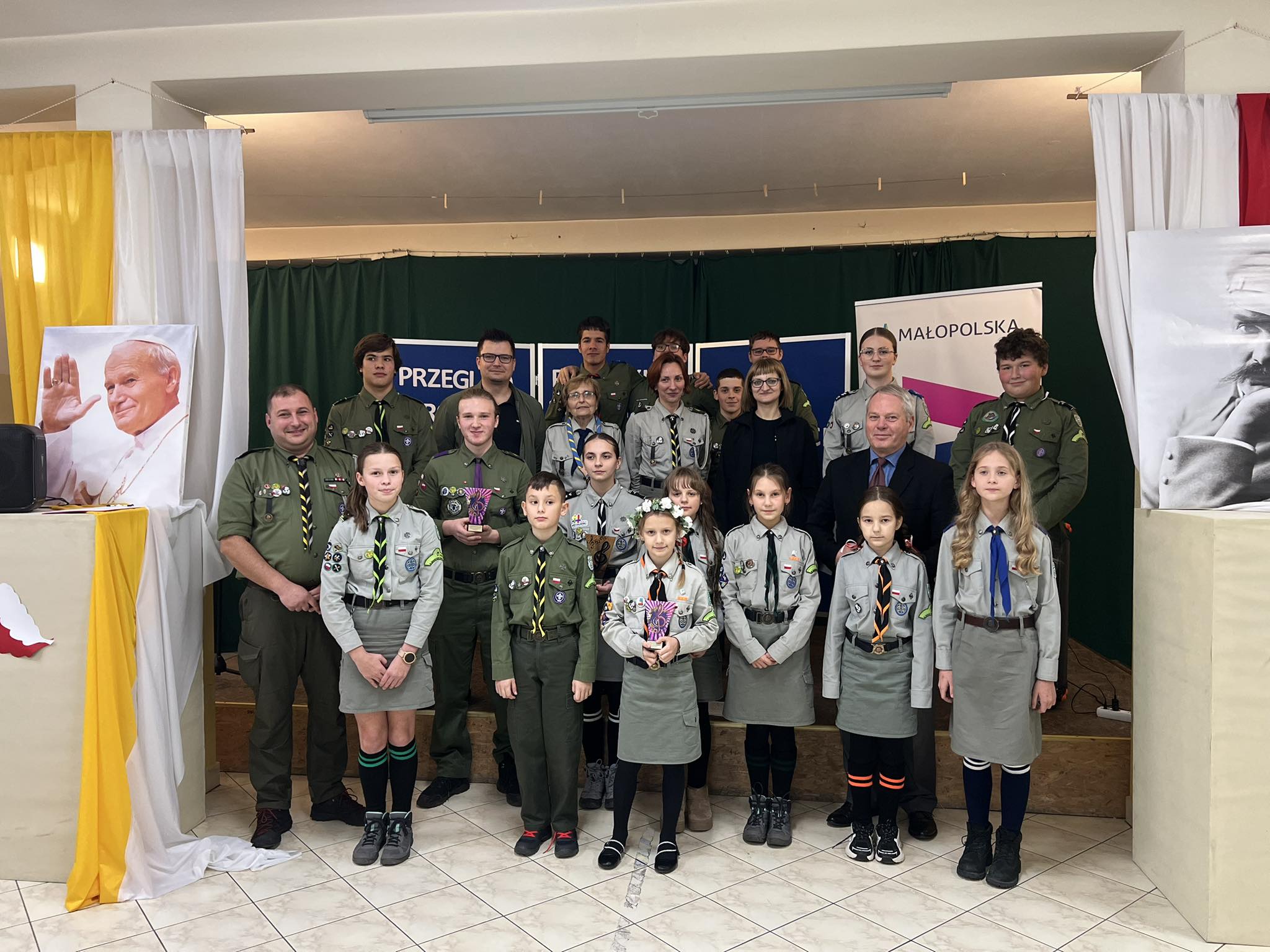 Śpiewem dla Ojczyzny – I Przegląd Piosenki Harcersko-Patriotycznej w Jadownikach / zdjęcia