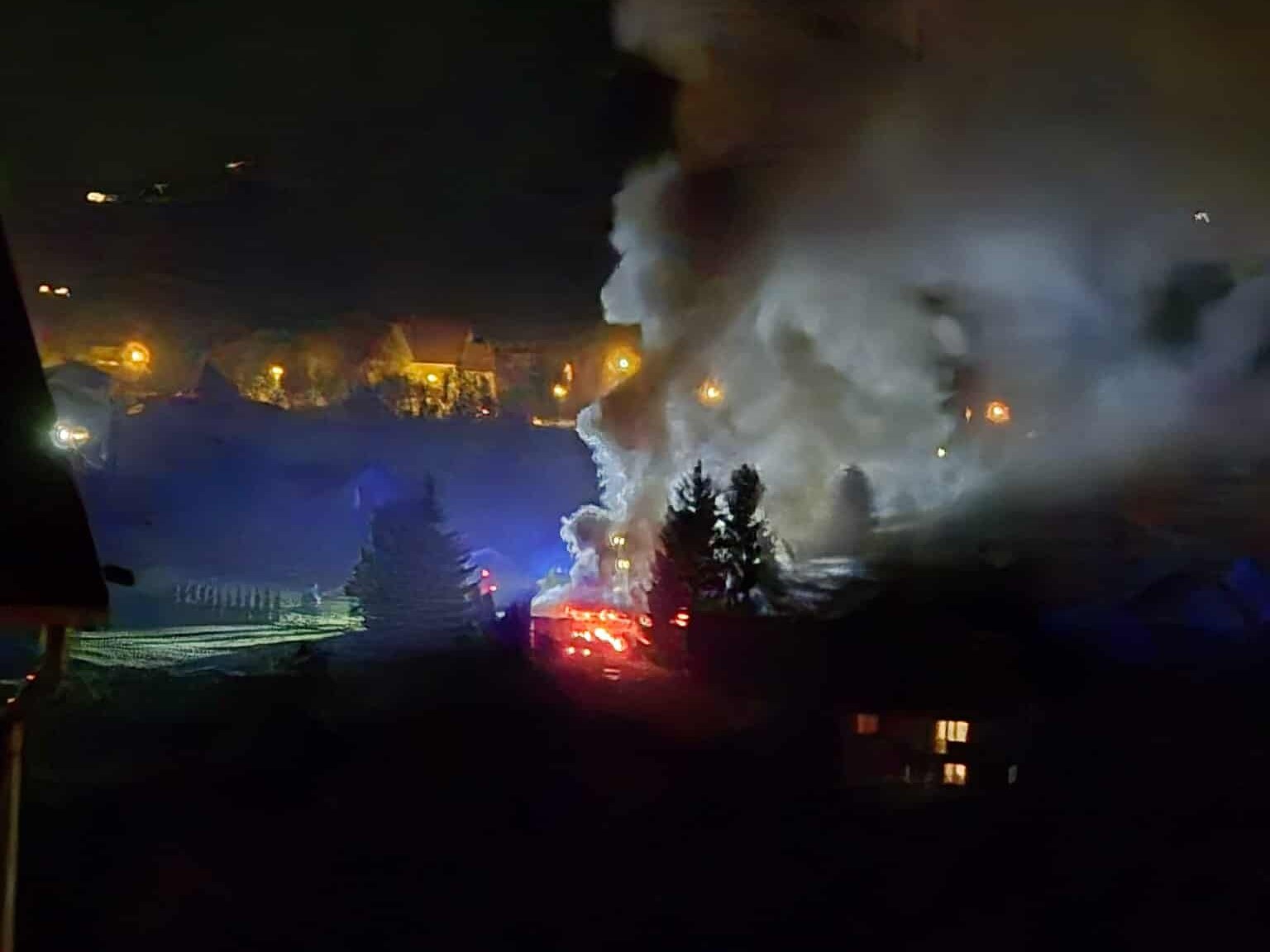 Wojakowa. Pożar samochodu w garażu / 16 listopada 2025 r.