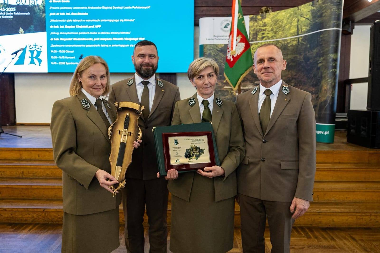 Pracownice Nadleśnictwa Brzesko uhonorowane za służbę lasom