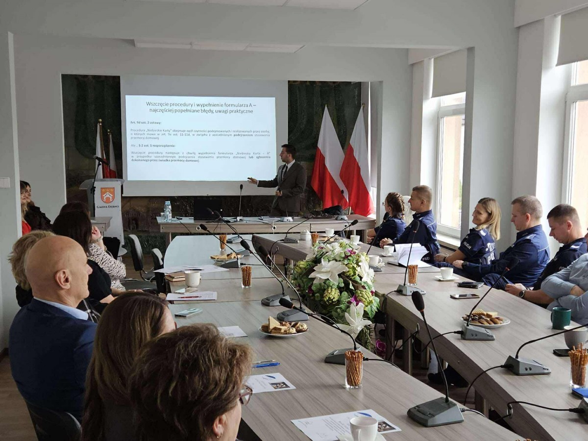 Razem przeciw przemocy domowej – szkolenie w Gminie Dębno z udziałem służb i instytucji