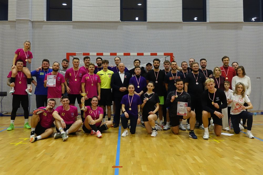 Dębno. II Turniej Piłki manualnej w biało-czerwonych barwach / zdjęcia