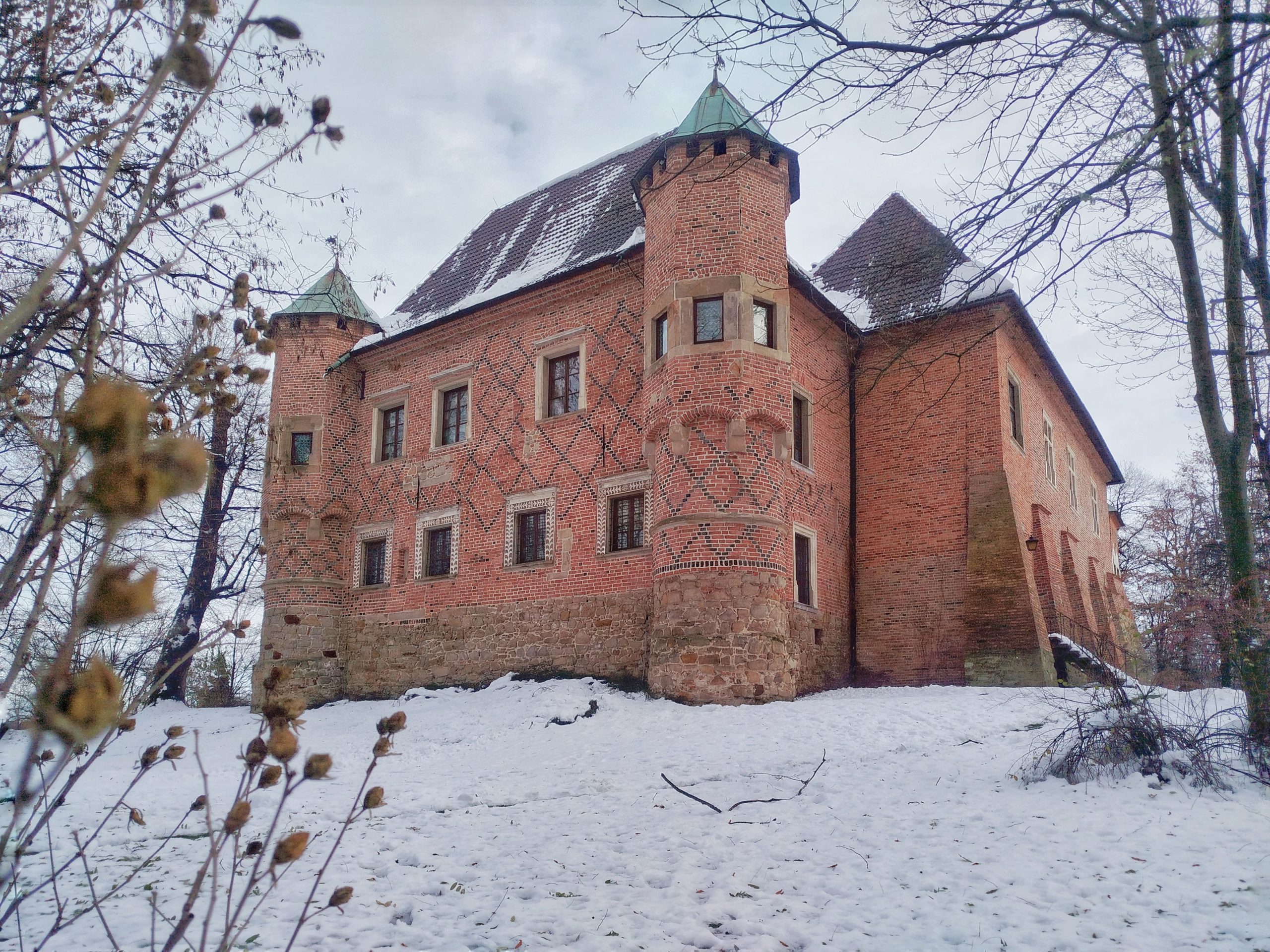 „Zimowe Spotkania przy Miodzie” w Muzeum Zamek w Dębnie – ostatnie wydarzenie przed remontem