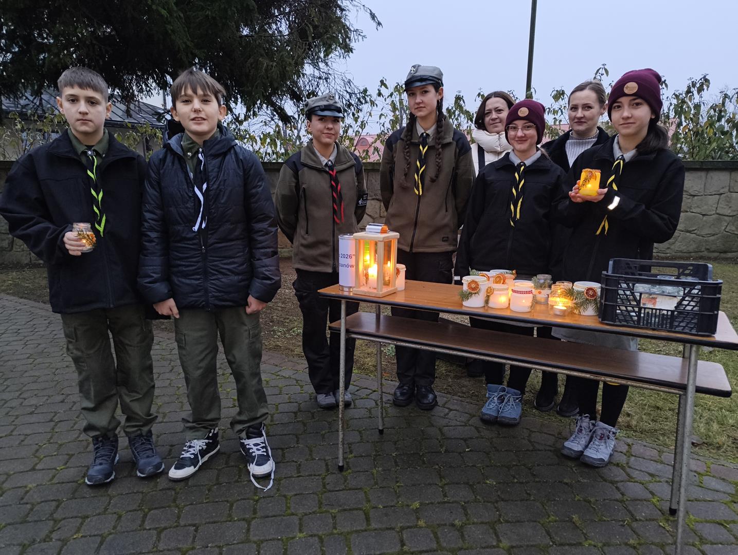 Harcerze przynieśli Betlejemskie Światełko Pokoju do szczepanowskiej bazyliki / zdjęcia