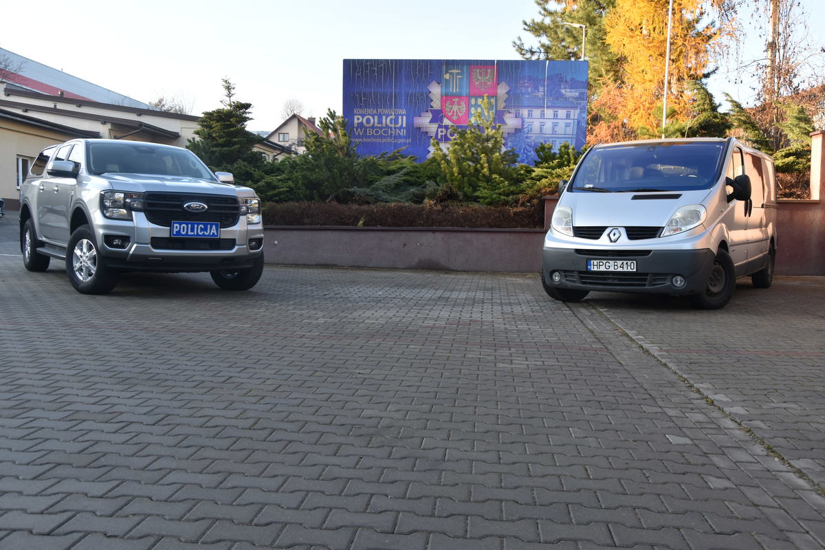 Nowe radiowozy w Komendzie Powiatowej Policji w Bochni