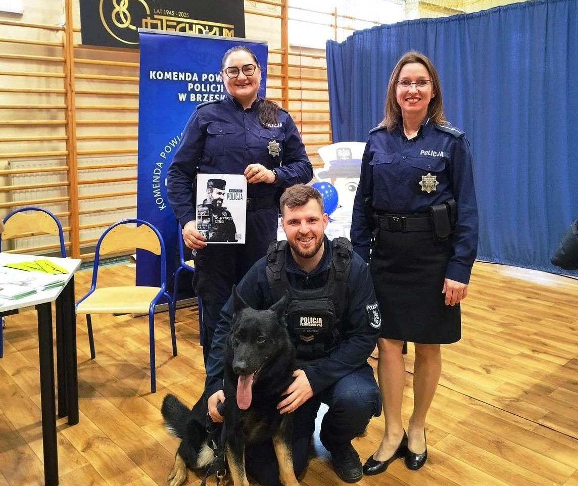 Brzescy policjanci promowali swój zawód na Szkolnych Dniach Kariery