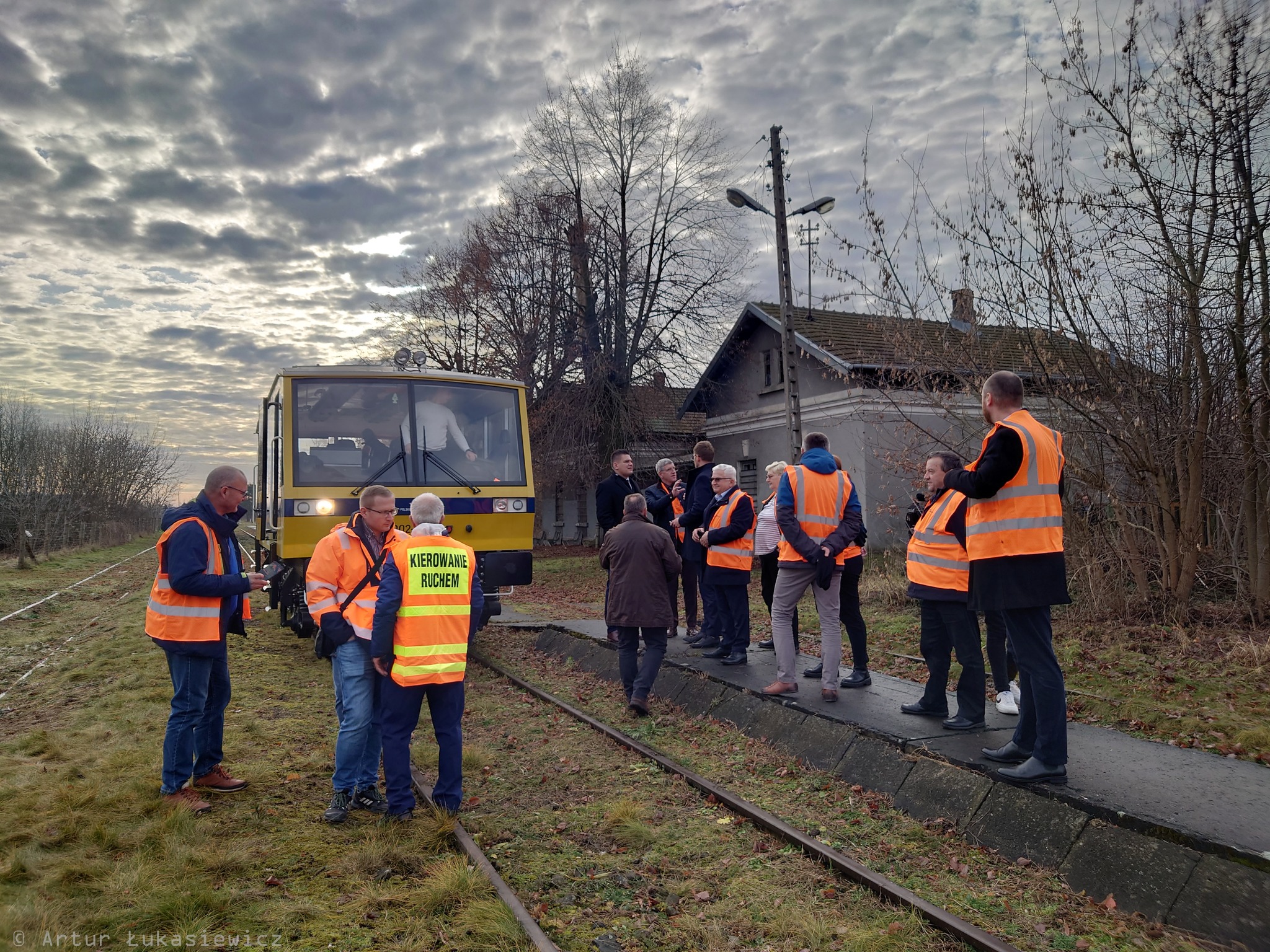 Nowe otwarcie dla Szczucinki? Przejazd testowy na trasie Tarnów – Żabno z udziałem samorządowców