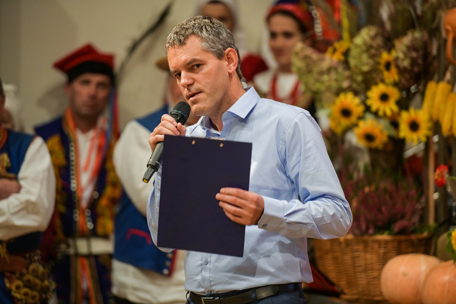 Po latach pracy Piotr Kania żegna się z GOK w Borzęcinie