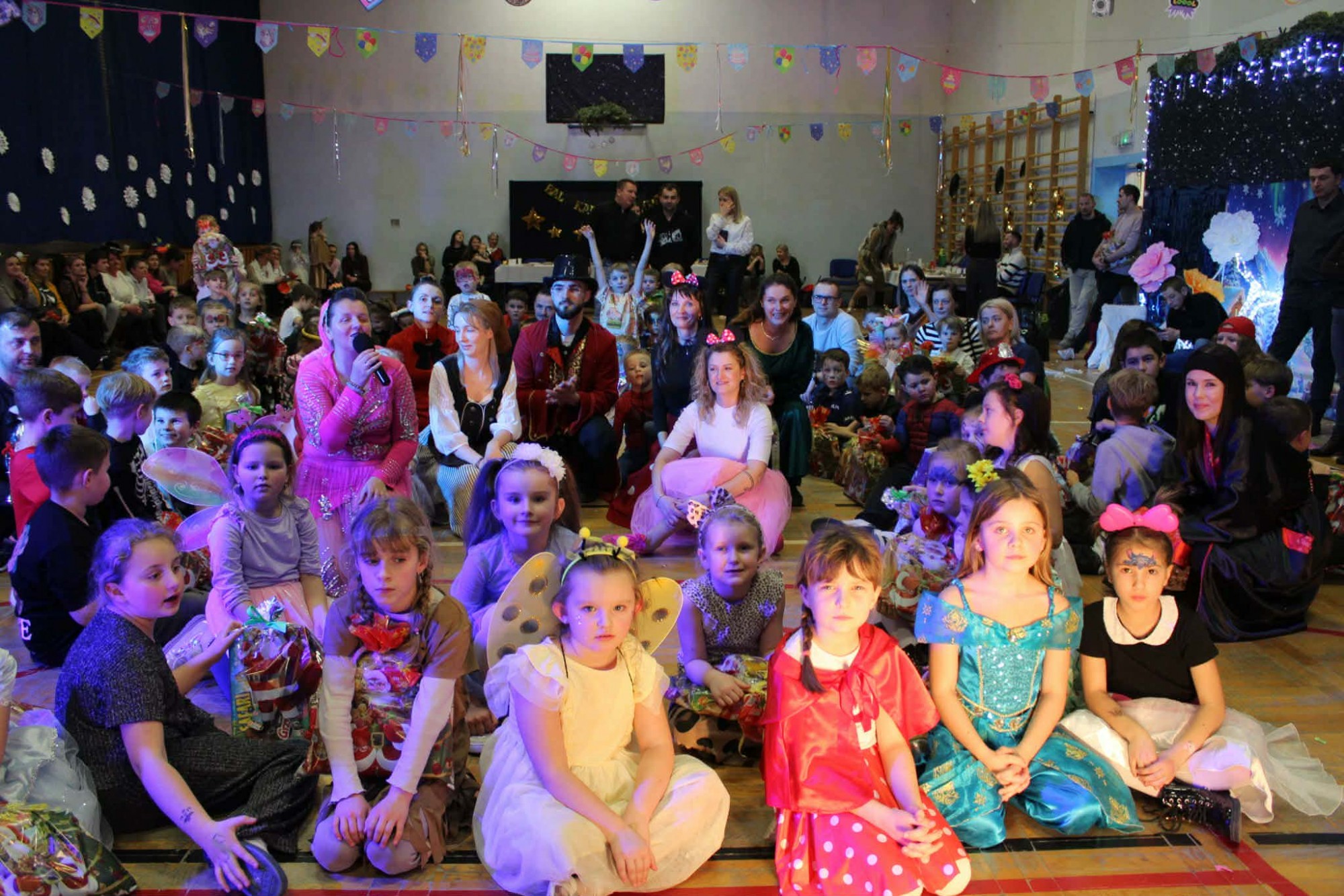 Bajkowy Bal Karnawałowy w Biadolinach Szlacheckich / zdjęcia