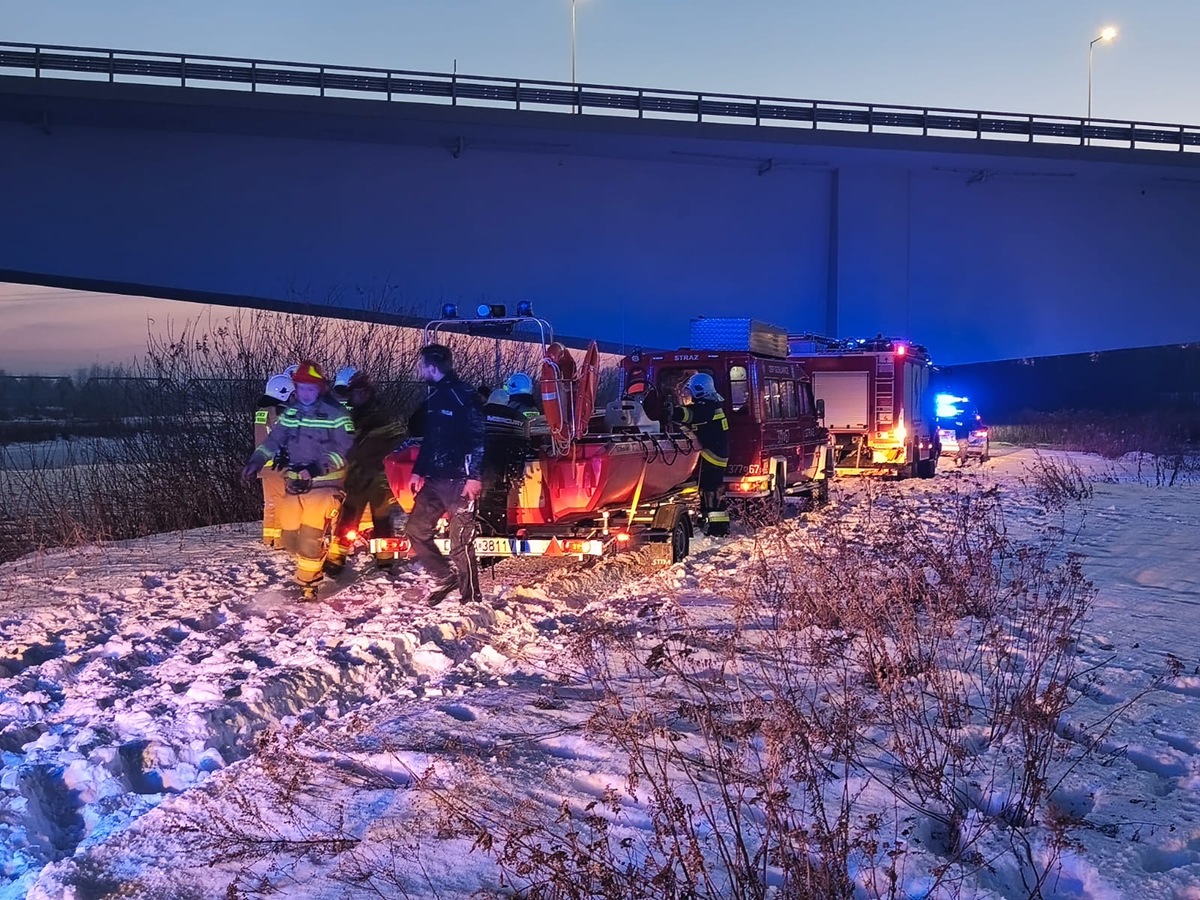 Policyjna relacja z akcji ratunkowej na Dunajcu / zdjęcia