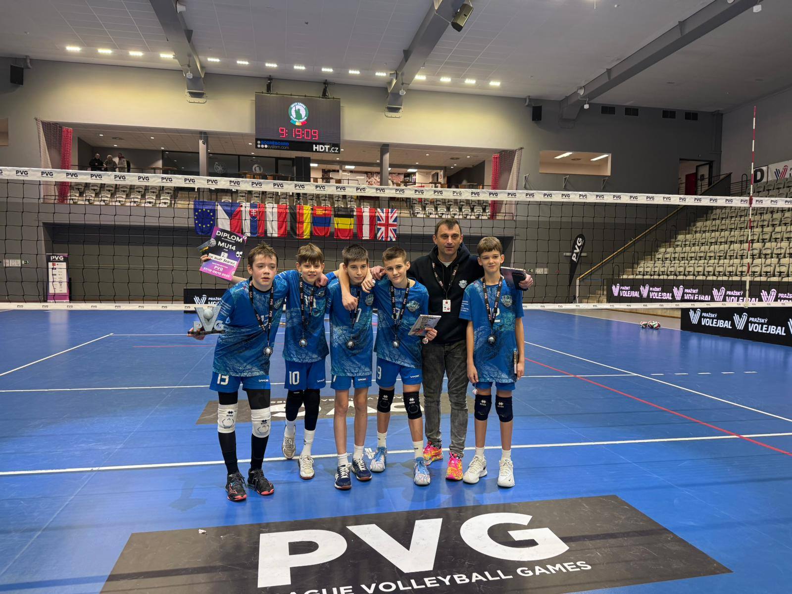 Srebro UKS Volley Brzesko na międzynarodowym turnieju w Pradze