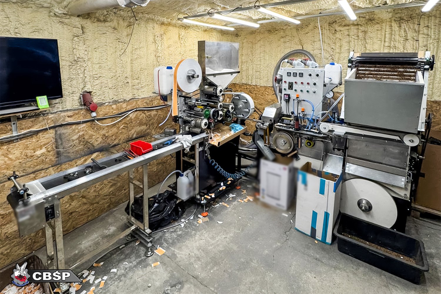 Tajna fabryka papierosów ujawniona pod Bochnią. W akcji CBŚP i KAS